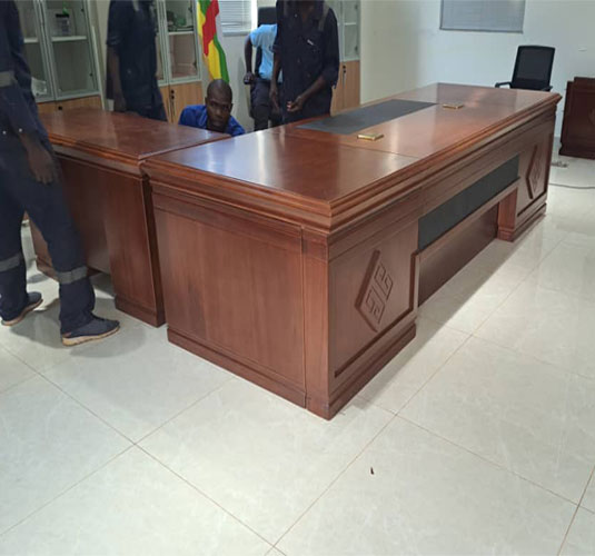 Bureau en forme de L